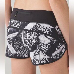 Lululemon ^*  Speed Shor EUC  Static Mist White Black / Black